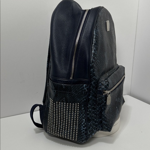 💯Authentic MCM Snakeskin Embossed Visetos Studded Medium Stark Backpack🍀 - Picture 8 of 17